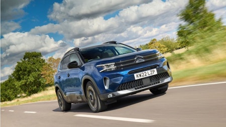CITROËN STRENGTHENS ITS PLUG-IN HYBRID OFFERING WITH UPDATES FOR NEW C5 X AND NEW C5 AIRCROSS