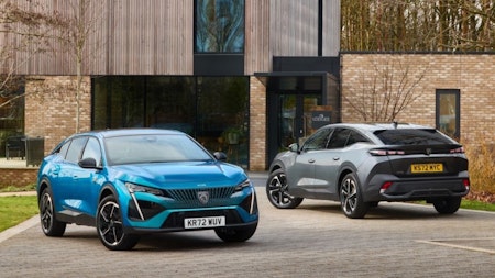 PEUGEOT MARKS FIRST CUSTOMER DELIVERIES OF NEW 408
